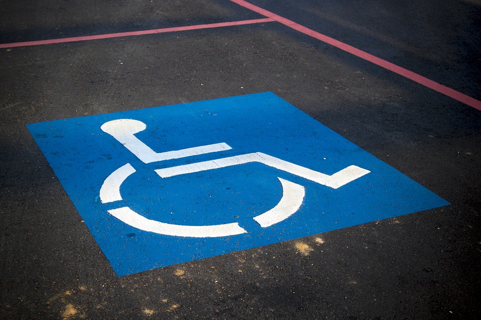 who can park in handicapped spaces