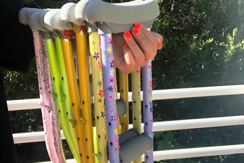 how to decorate crutches