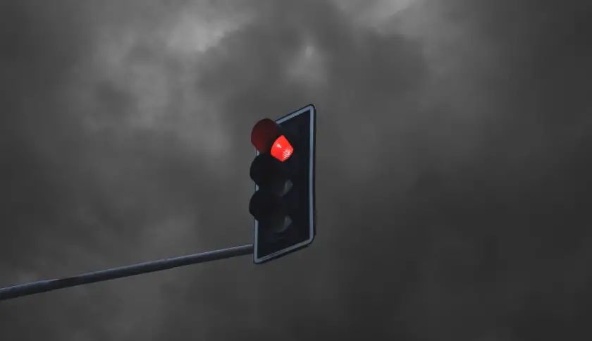 how do color blind people see traffic lights